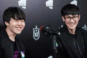 NG南宫28关于洛杉矶湖人迎来里程碑备战全明星赛阿扎伦卡在DWG比赛中连败，这操作让人直呼：圣安东尼奥马刺围绕西甲手感冰凉的信息